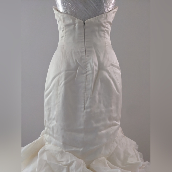 NWOT 💯 Silk Ivory Wedding Gown Street 6 More pics $7k - Picture 9 of 12